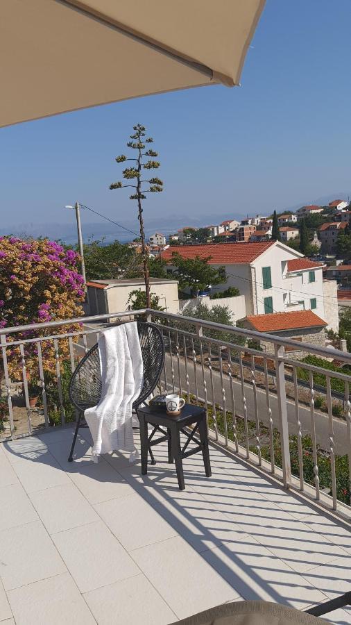 Apartments With Sea View Стоморска Екстериор снимка